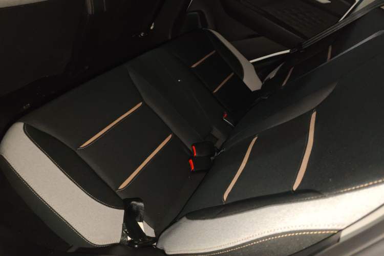 Used JAC Yiwei E10X 2024 Charming Edition 301km Lite Left Rear Seat