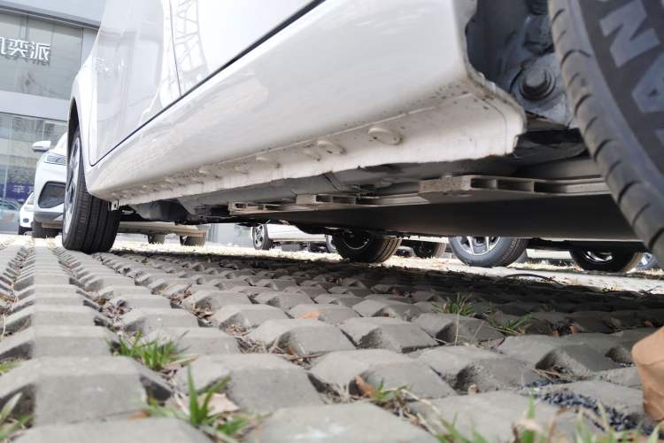 Used JAC Yiwei E10X 2024 Charming Edition 301km Lite Left Side Sill