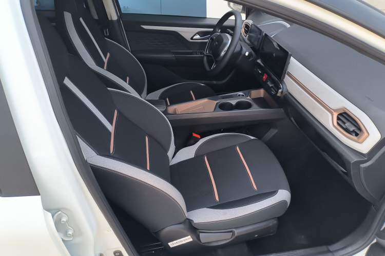 Used JAC Yiwei E10X 2024 Charming Edition 301km Lite Right Front Seat
