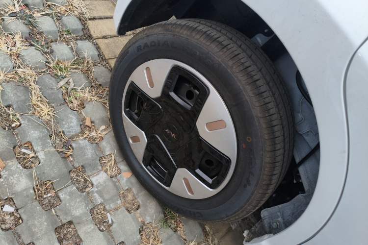 Used JAC Yiwei E10X 2024 Charming Edition 301km Lite Right Rear Wheel Hub