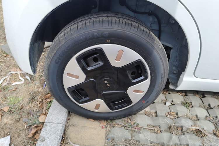 Used JAC Yiwei E10X 2024 Charming Edition 301km Lite Right Rear Wheel Hub