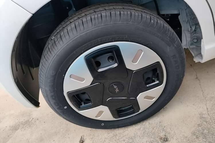 Used JAC Yiwei E10X 2024 Charming Edition 301km Lite Right Rear Wheel Hub
