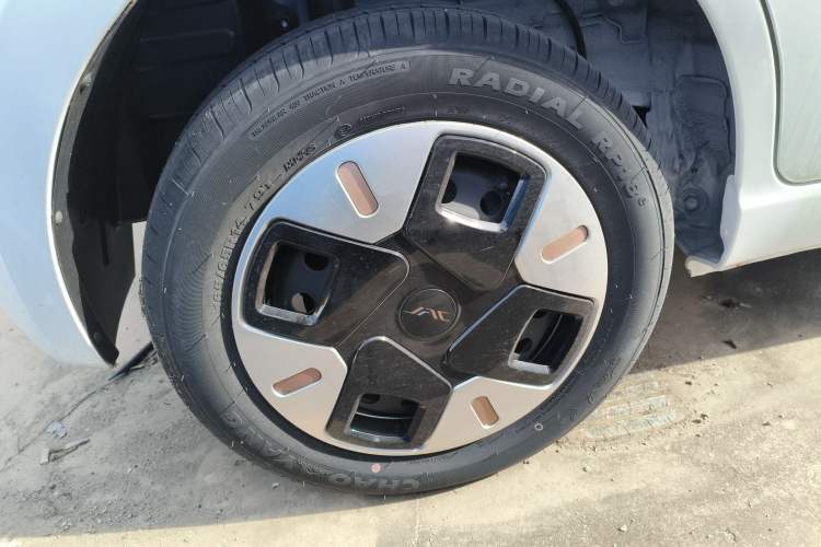 Used JAC Yiwei E10X 2024 Charming Edition 301km Air Right Rear Wheel Hub