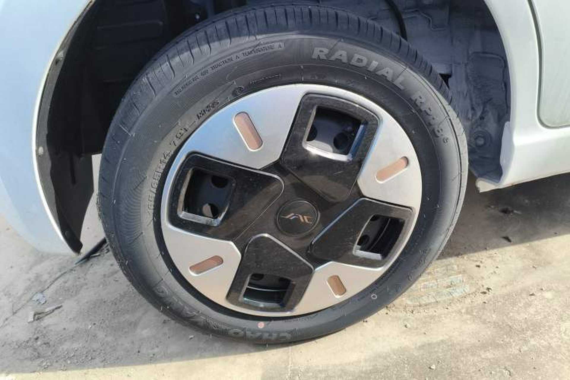 Used JAC Yiwei E10X 2024 Charming Edition 301km Air Right Rear Wheel Hub