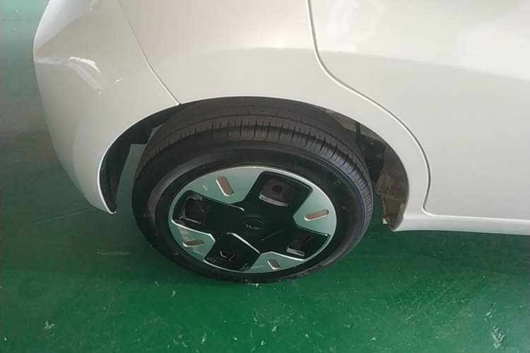 Used JAC Yiwei E10X 2024 Charming Edition 301km Lite Right Rear Wheel Hub