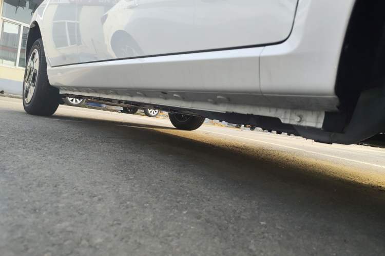 Used JAC Yiwei E10X 2024 Charming Edition 301km Lite Right Side Sill