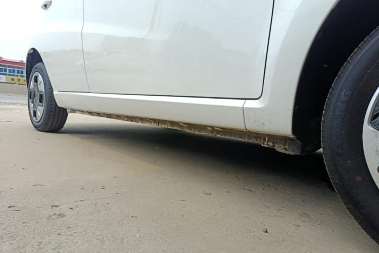 Used JAC Yiwei E10X 2024 Charming Edition 301km Lite Right Side Sill