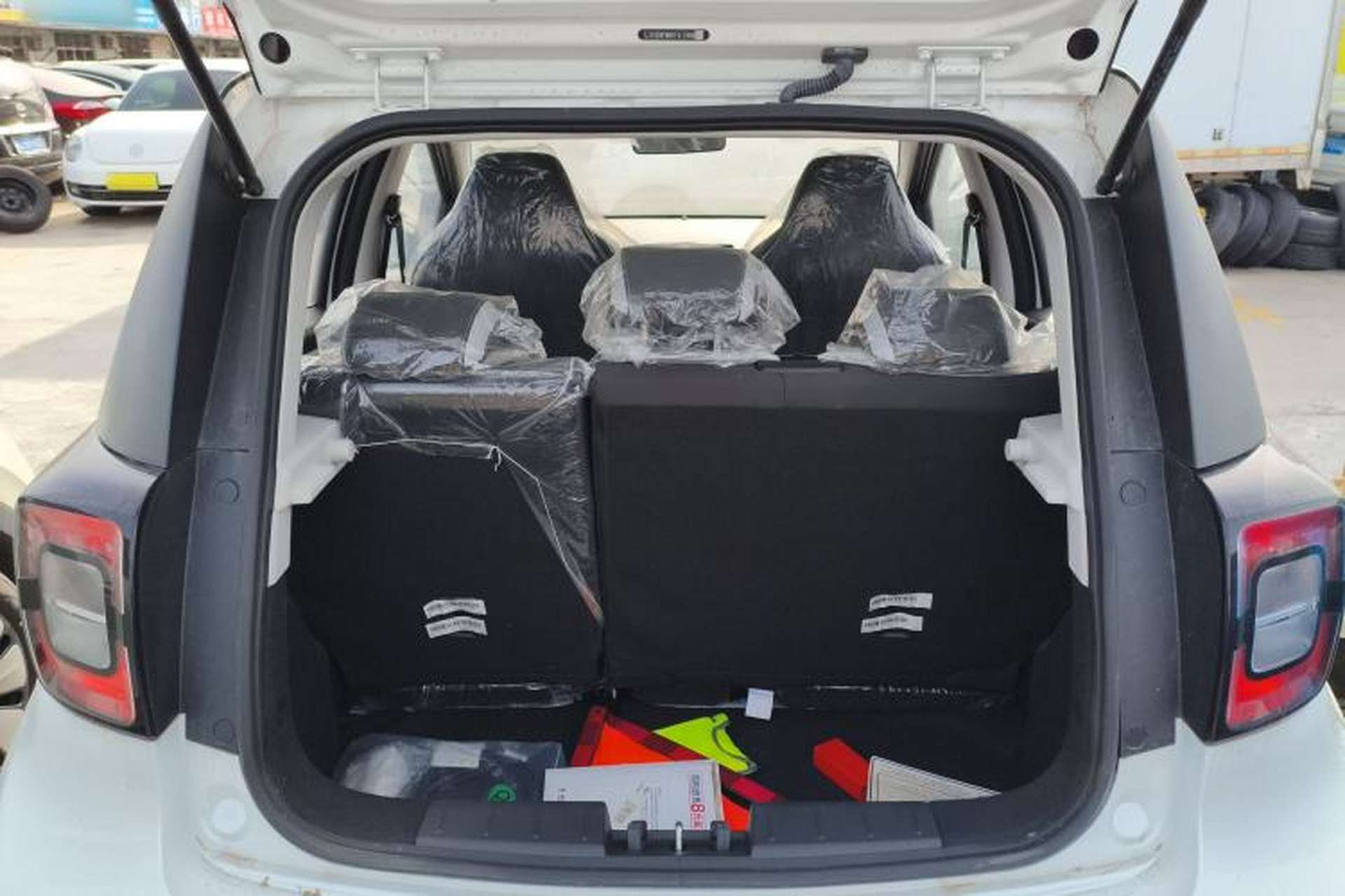 Used JAC Yiwei E10X 2024 Charming Edition 301km Air Trunk