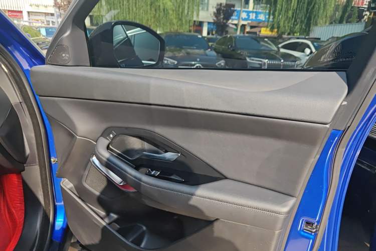 Used Jaguar E-PACE 2018 P200 S China VI Right Front Door Interior