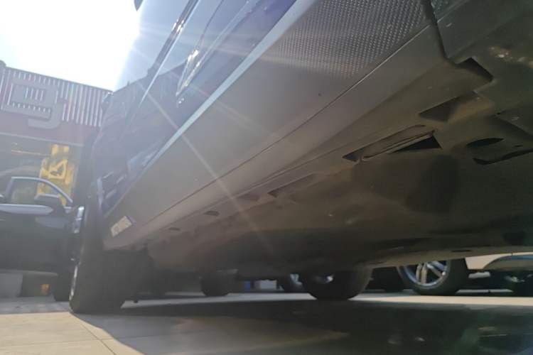 Used Jaguar E-PACE 2018 P200 S China VI Right Side Sill