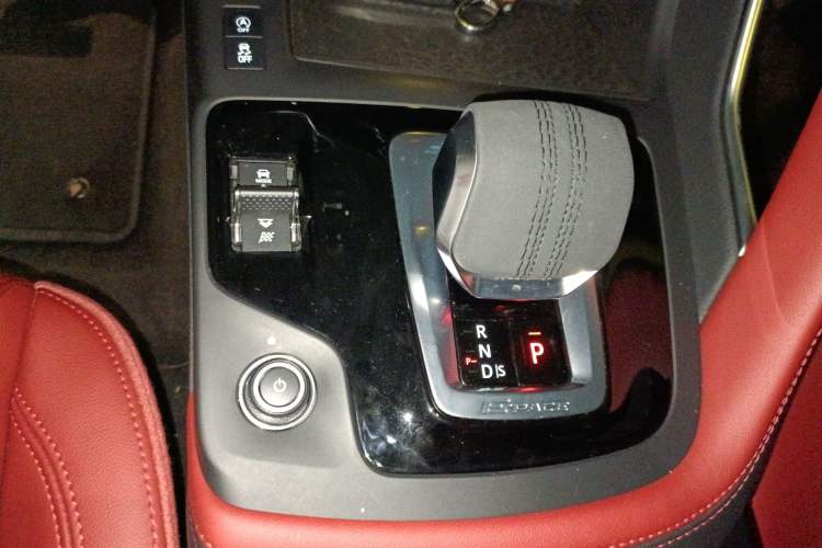 Used Jaguar E-PACE 2024 All-New R-DYNAMIC S Sport Edition Gear Lever