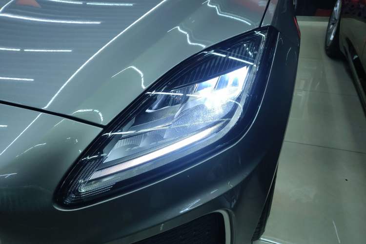 Used Jaguar E-PACE 2024 Youth Sports Edition R-DYNAMIC Left Front Headlight
