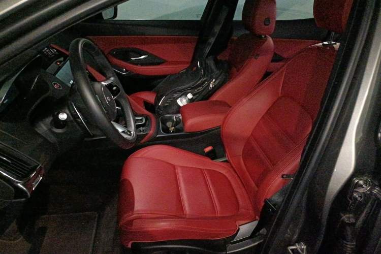Used Jaguar E-PACE 2024 All-New R-DYNAMIC S Sport Edition Left Front Seat