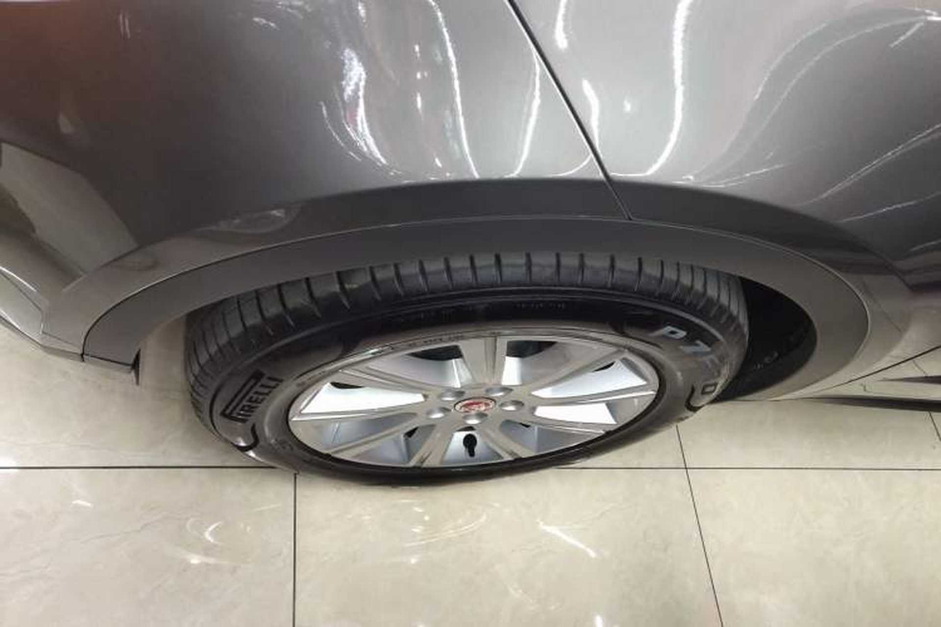Used Jaguar E-PACE 2024 Youth Sports Edition R-DYNAMIC Left Front Wheel Hub