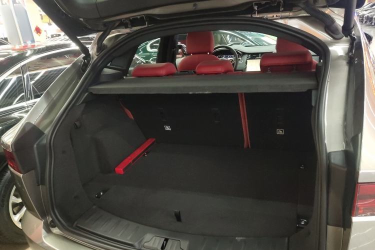 Used Jaguar E-PACE 2024 Youth Sports Edition R-DYNAMIC Trunk