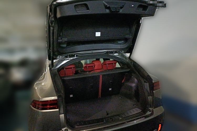 Used Jaguar E-PACE 2024 All-New R-DYNAMIC S Sport Edition Trunk