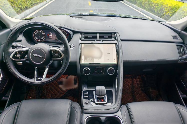 Used Jaguar E-PACE 2024 YAO Black Sport Edition R-DYNAMIC SE BLACK Interior 5