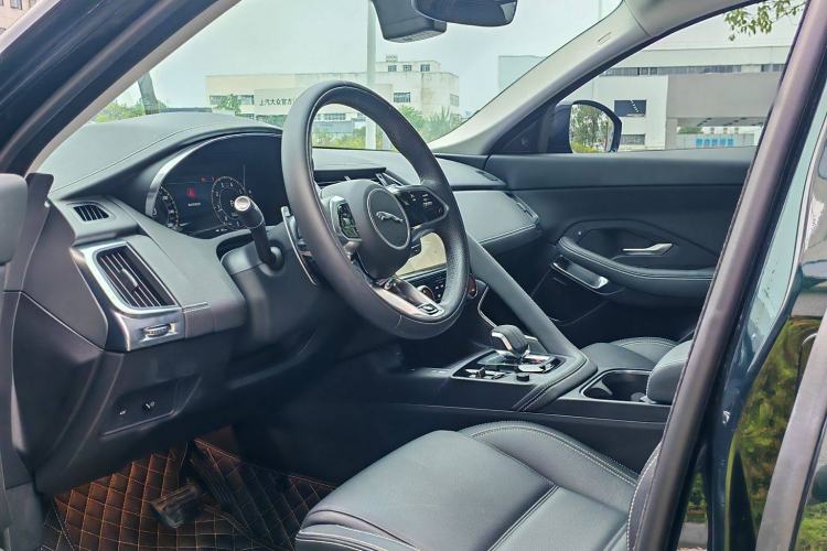 Used Jaguar E-PACE 2024 YAO Black Sport Edition R-DYNAMIC SE BLACK Interior 6