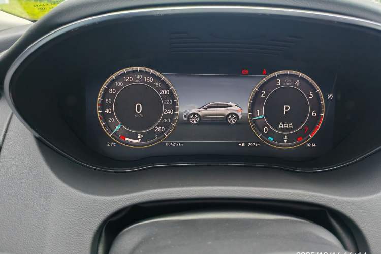 Used Jaguar E-PACE 2024 YAO Black Sport Edition R-DYNAMIC SE BLACK Odometer Close Up