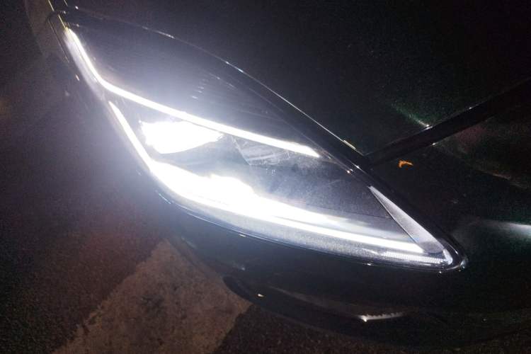 Used Jaguar E-PACE 2024 YAO Black Sport Edition R-DYNAMIC SE BLACK Right Front Headlight