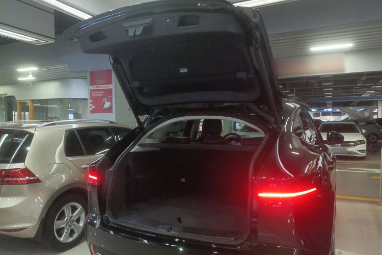 Used Jaguar E-PACE 2024 YAO Black Sport Edition R-DYNAMIC SE BLACK Trunk