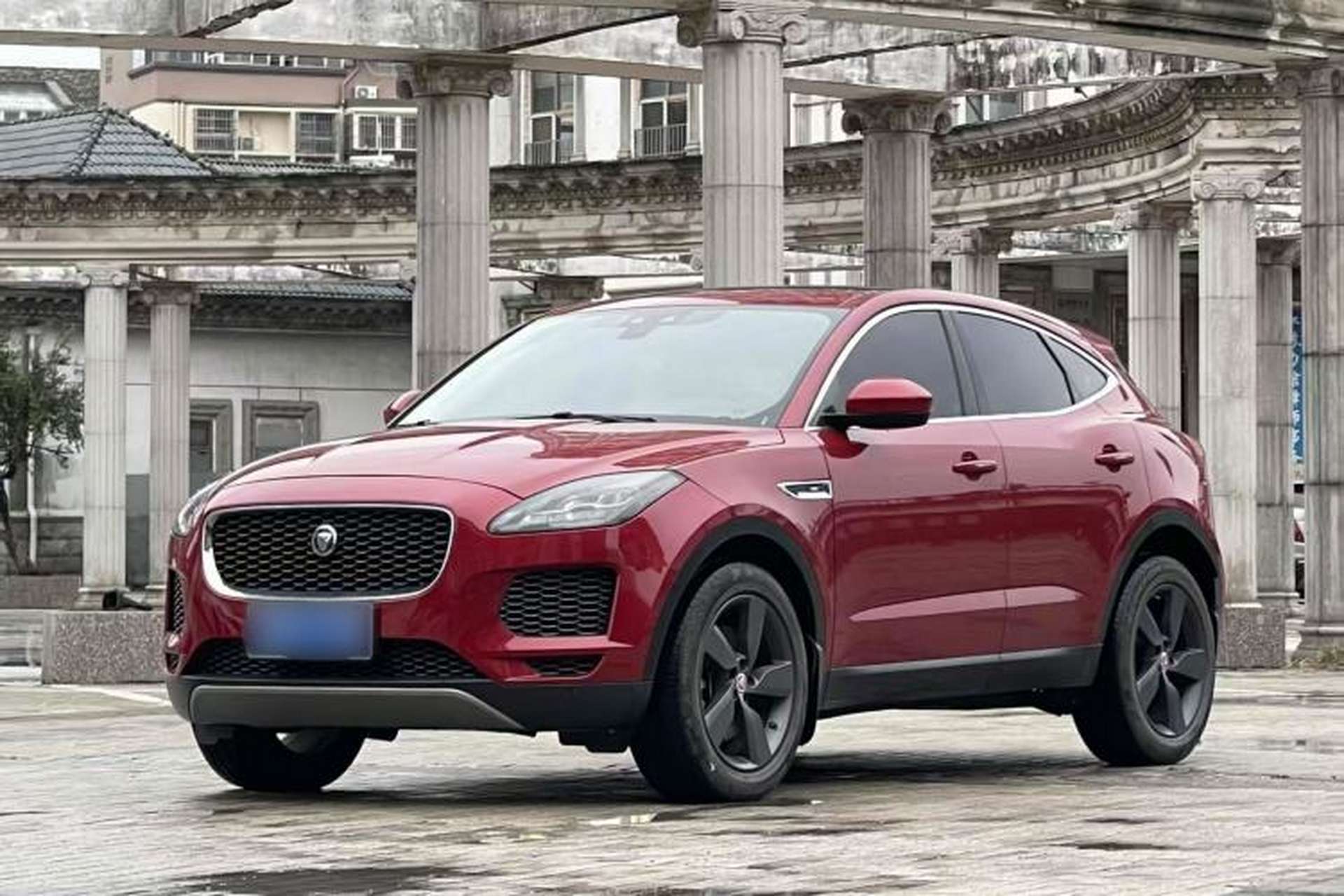 Used Jaguar E-PACE 2018 P250 SE China V-standard Front Left 45 Deg