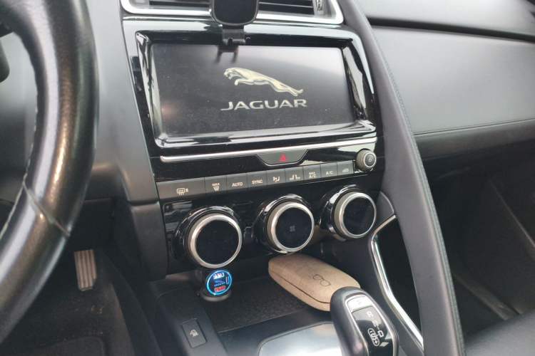 Used Jaguar E-PACE 2018 P200 S China VI Audio And AC Panel