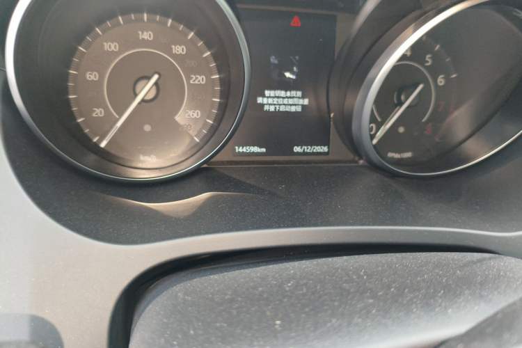 Used Jaguar E-PACE 2018 P200 S China VI Odometer Close Up