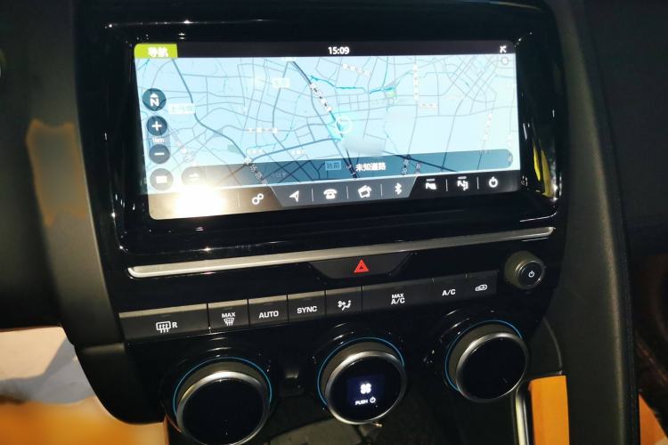 Used Jaguar E-PACE 2018 P200 S China VI Audio And AC Panel