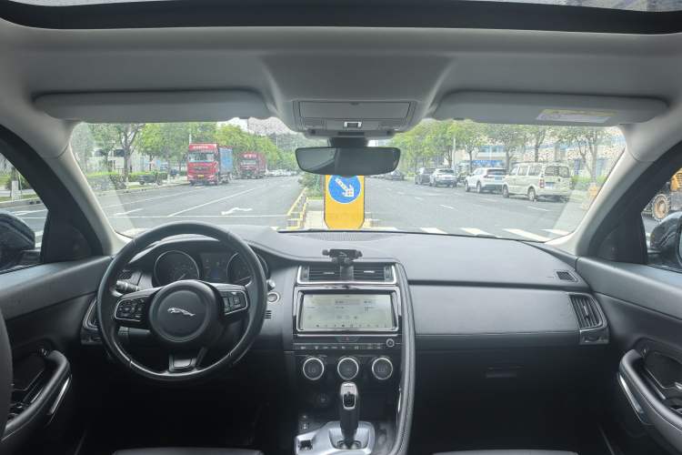 Used Jaguar E-PACE 2018 P200 S China VI Audio And AC Panel