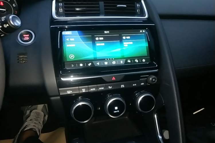 Used Jaguar E-PACE 2018 P250 S China VI Audio And AC Panel