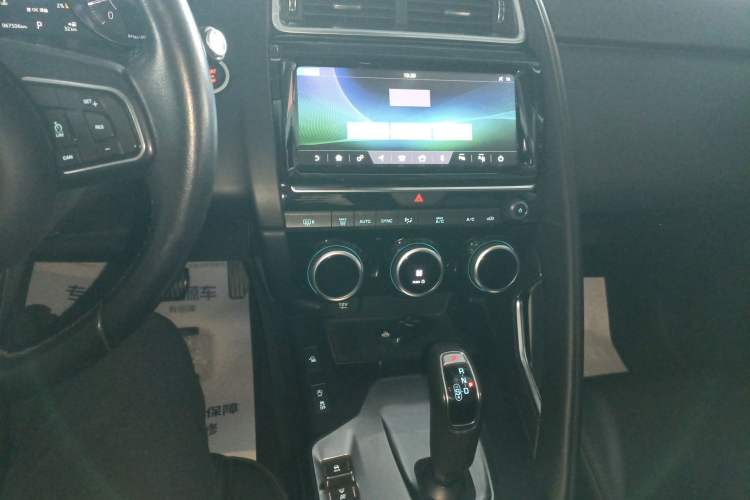 Used Jaguar E-PACE 2018 P200 S China VI Audio And AC Panel