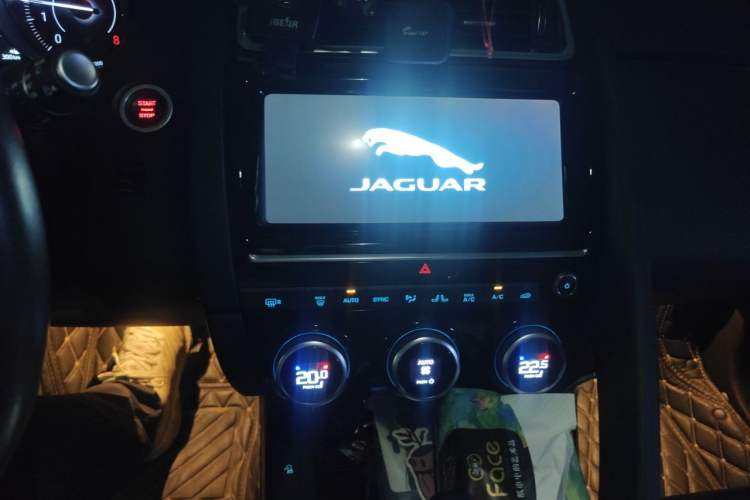 Used Jaguar E-PACE 2018 P200 China VI Audio And AC Panel