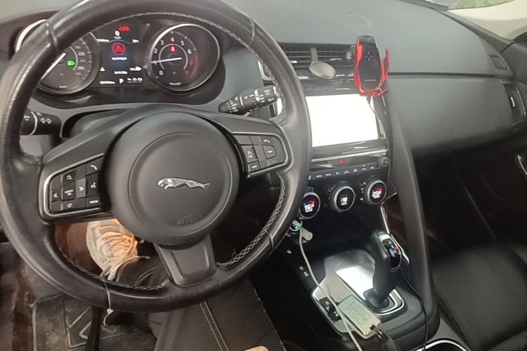 Used Jaguar E-PACE 2018 P200 S China VI Center Console