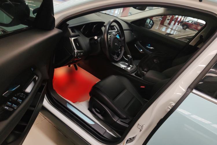 Used Jaguar E-PACE 2018 P250 S China VI Driver Seat