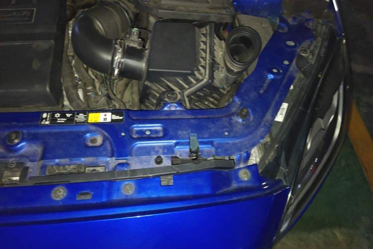 Used Jaguar E-PACE 2018 P200 China VI Engine Bay Left