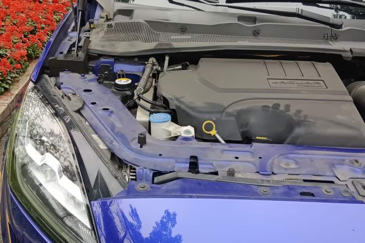 Used Jaguar E-PACE 2018 P250 S China VI Engine Bay Right