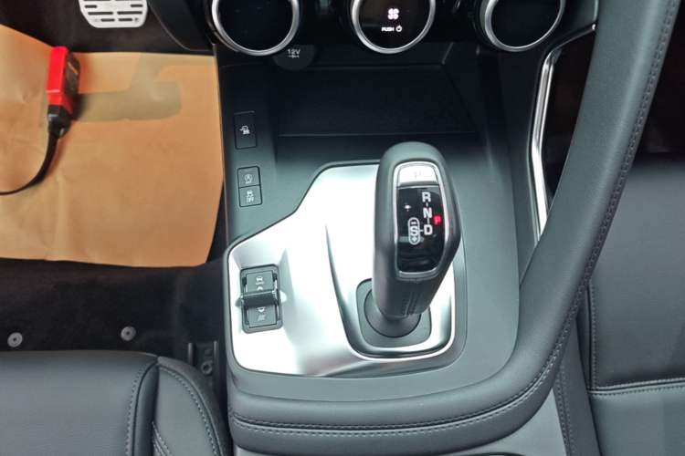 Used Jaguar E-PACE 2018 P250 S China VI Gear Lever