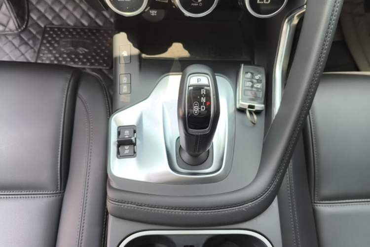 Used Jaguar E-PACE 2018 P250 S China VI Gear Lever
