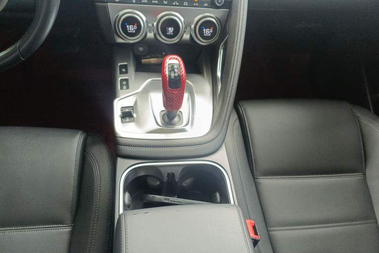 Used Jaguar E-PACE 2018 P250 SE China VI Gear Lever