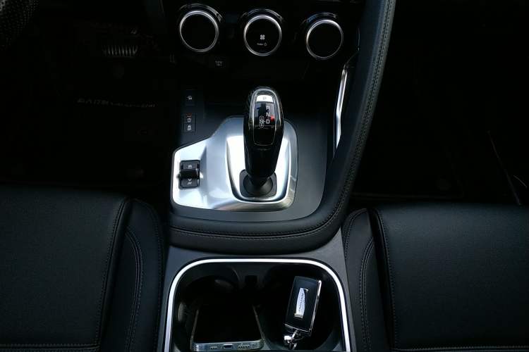 Used Jaguar E-PACE 2018 P200 S China VI Gear Lever