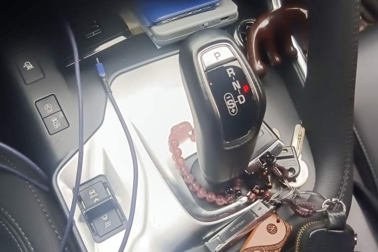 Used Jaguar E-PACE 2018 P250 S China VI Gear Lever
