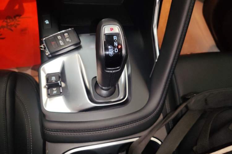 Used Jaguar E-PACE 2018 P250 S China VI Gear Lever
