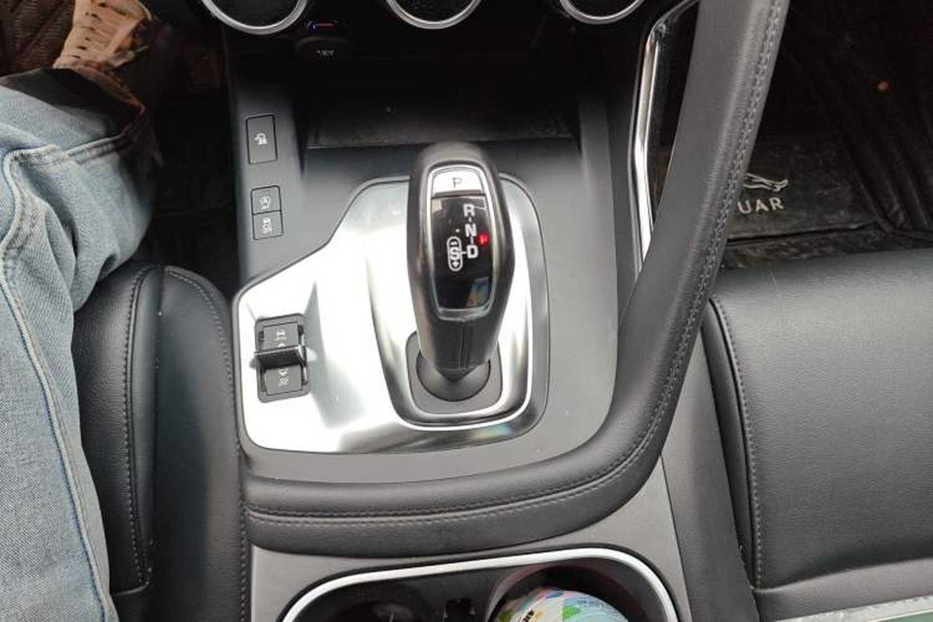 Used Jaguar E-PACE 2018 P200 China VI Gear Lever