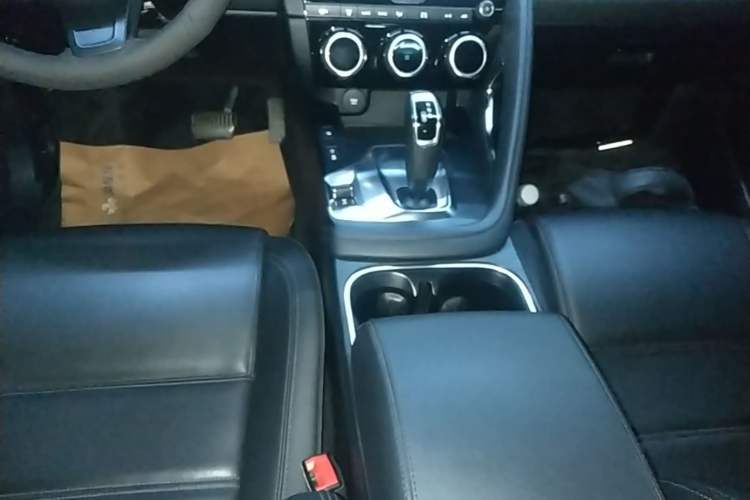 Used Jaguar E-PACE 2018 P250 S China VI Gear Lever
