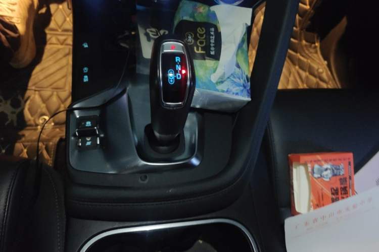 Used Jaguar E-PACE 2018 P200 China VI Gear Lever