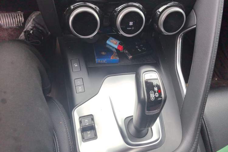Used Jaguar E-PACE 2018 P250 S China VI Gear Lever