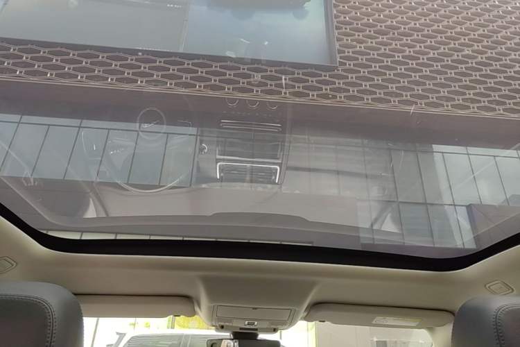 Used Jaguar E-PACE 2018 P200 S China VI Headliner
