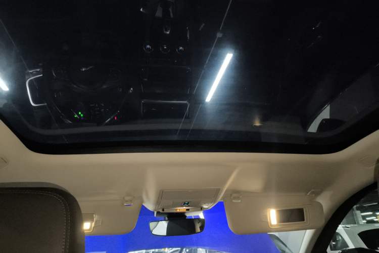 Used Jaguar E-PACE 2018 P200 S China VI Headliner