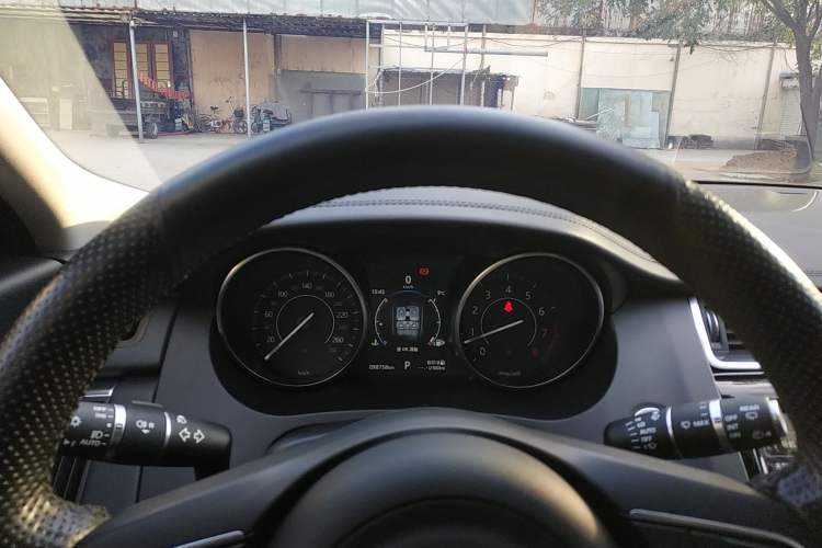 Used Jaguar E-PACE 2018 P200 S China VI Instrument Cluster